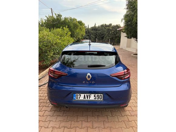 2022 çıkışlı az km clio 