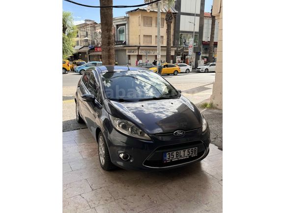 Sahibinden Ford Fiesta 1.4 TDCi Titanium X 2012 Model İzmir 241.000 km Lacivert