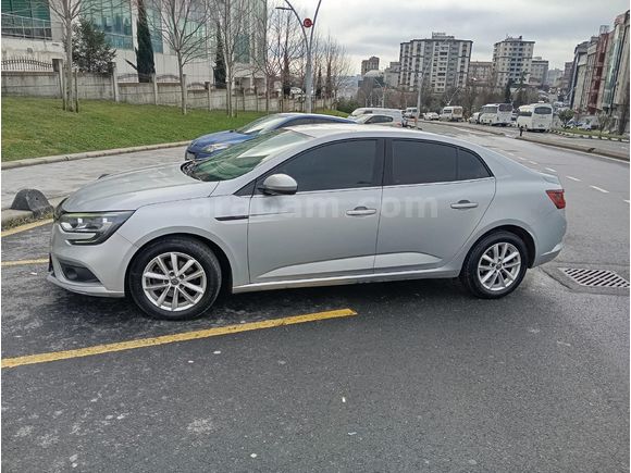 Sahibinden Renault Megane 1.5 Blue DCI Touch 2020 Model