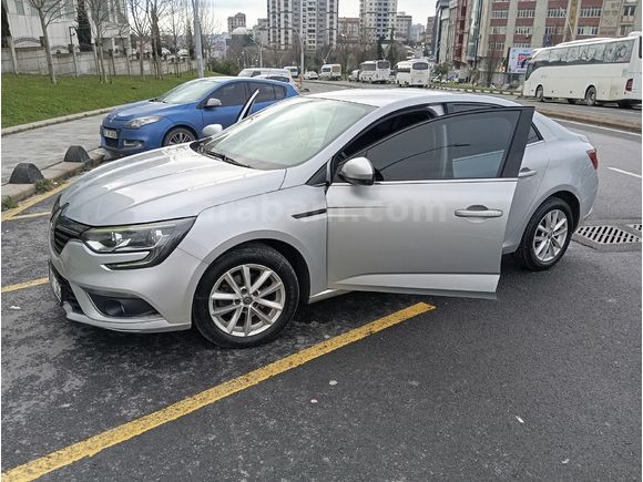 Sahibinden Renault Megane 1.5 Blue DCI Touch 2020 Model