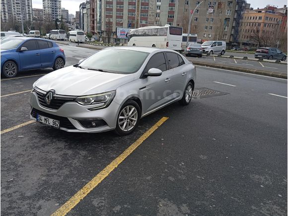 Sahibinden Renault Megane 1.5 Blue DCI Touch 2020 Model