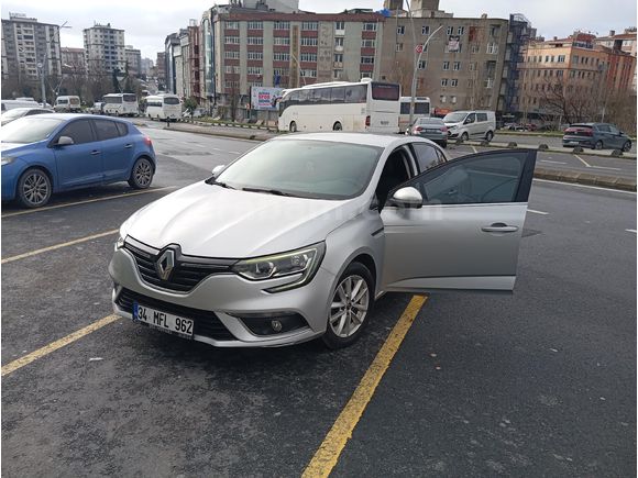 Sahibinden Renault Megane 1.5 Blue DCI Touch 2020 Model