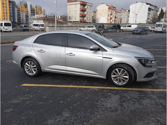 Sahibinden Renault Megane 1.5 Blue DCI Touch 2020 Model