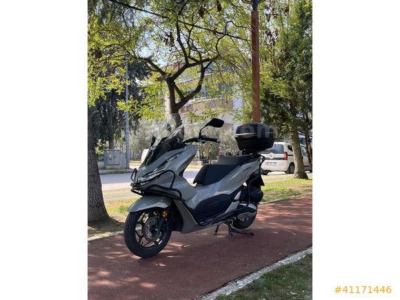 2023 HONDA PCX125 *NARDO GRİ* 4200 KM *YETKİLİ BAKIMLI* EXTRALI