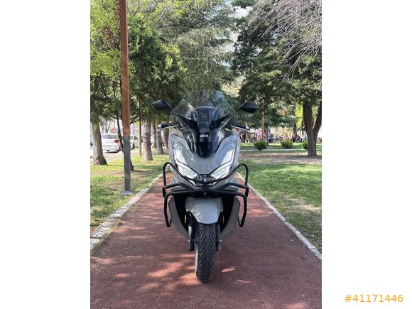 2023 HONDA PCX125 *NARDO GRİ* 4200 KM *YETKİLİ BAKIMLI* EXTRALI