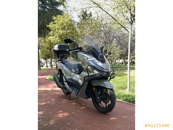 2023 HONDA PCX125 *NARDO GRİ* 4200 KM *YETKİLİ BAKIMLI* EXTRALI