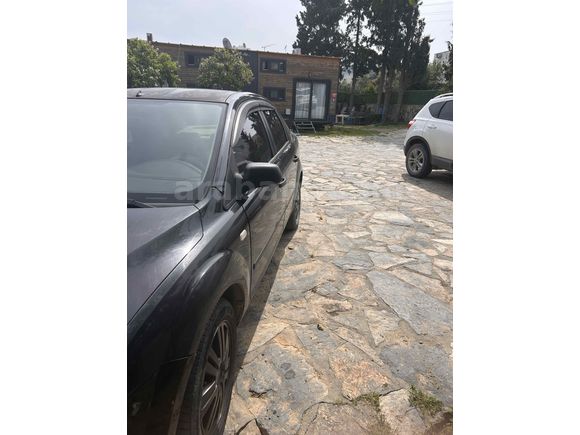 Sahibinden Ford Focus 1.6 Collection 2006 Model  275.000 km Siyah