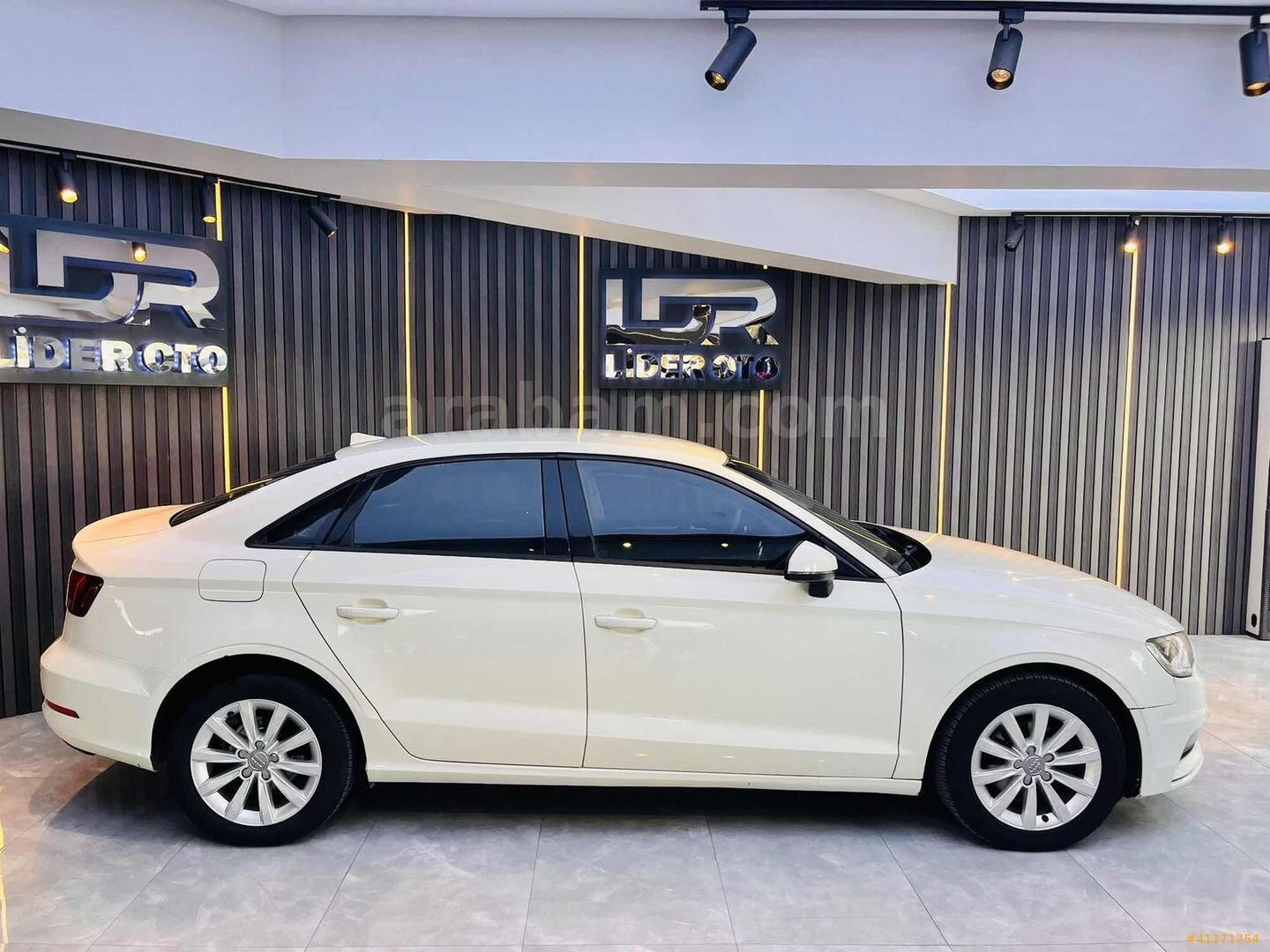 Galeriden Audi A3 Sedan 1.6 TDI Ambiente 2014 Model İzmir 245.000 km Beyaz 5
