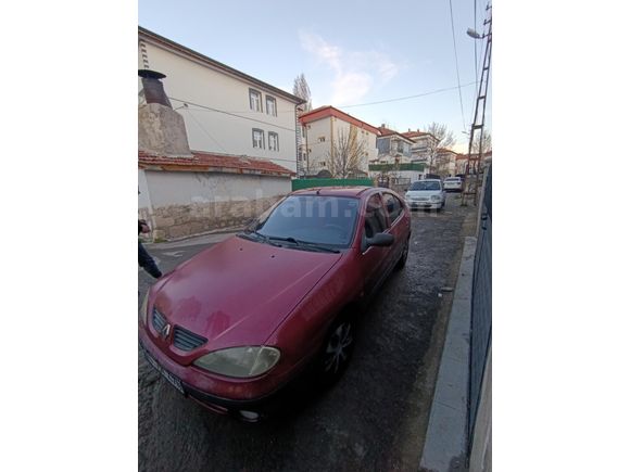 Sahibinden Renault Megane 1.4 Authentique 2001 Model