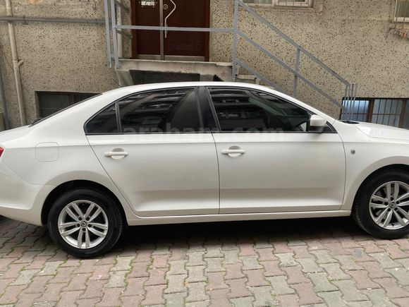 Sahibinden Skoda Rapid 1.6 CR TDI Elegance 2012 Model 