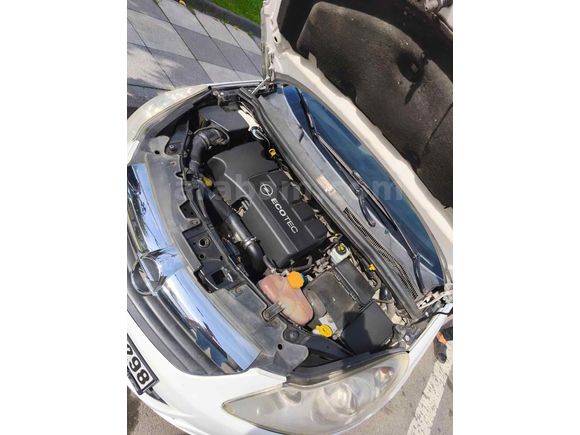 BAYAN ÖĞRETMENDEN Opel Corsa 1.3 CDTI Essentia 2010 Model 