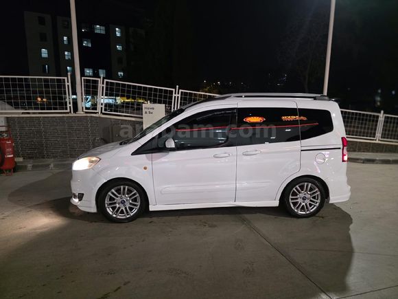 Sahibinden Ford Tourneo Courier 1.6 TDCi Titanium Plus 2015 Model