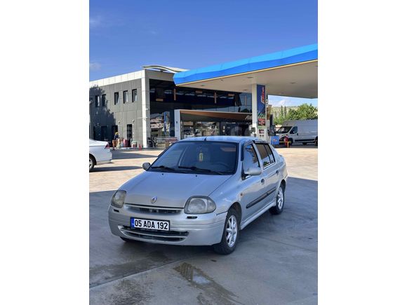 Sahibinden Renault Clio 1.4 RNA 2001 Model 8valf güvenlik paket klimalı
 