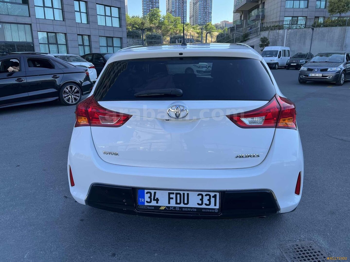 Galeriden Toyota Auris 1.4 D-4D Advance Skypack 2014 Model İstanbul 194.000 km Beyaz 5