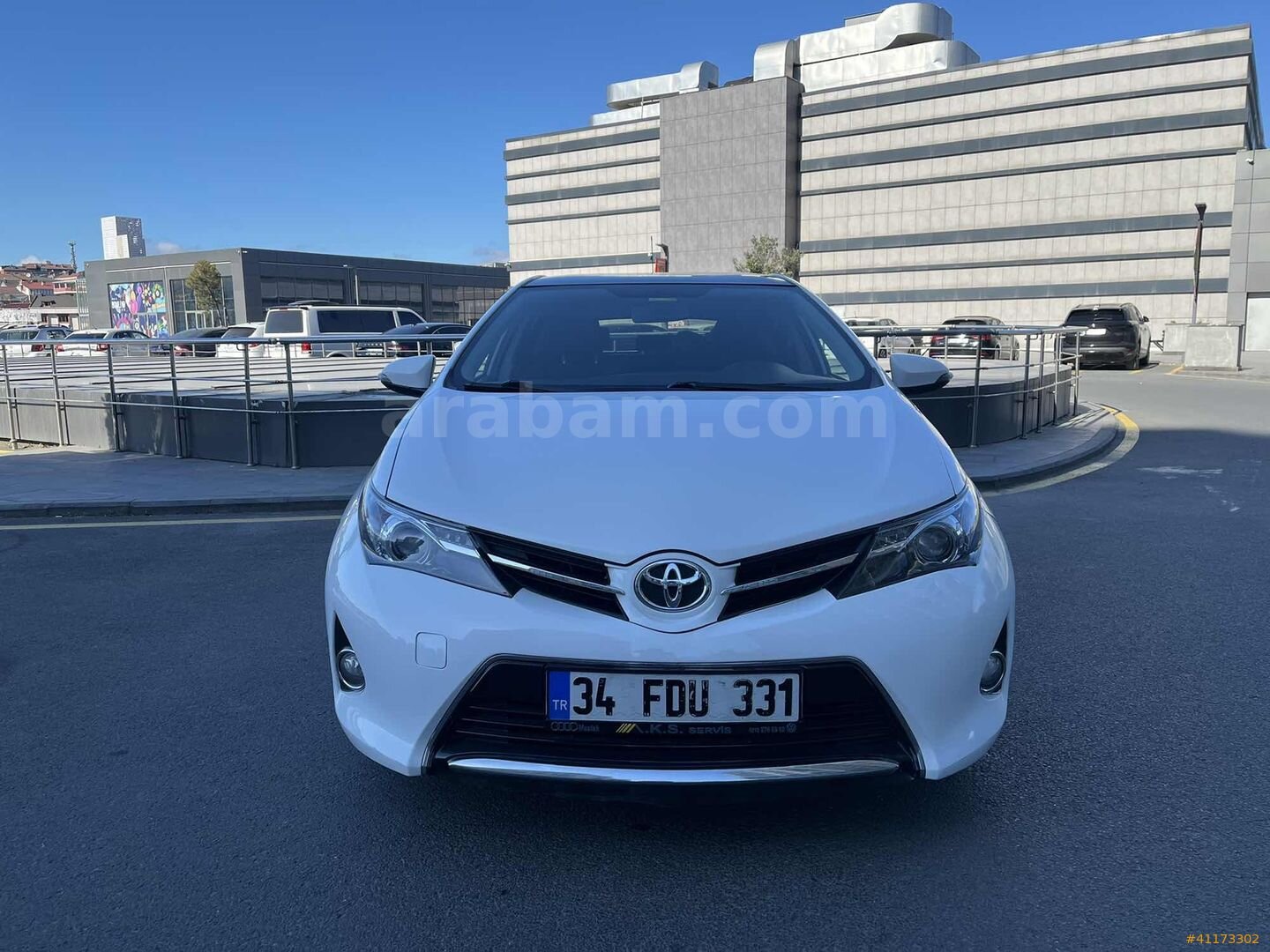 Galeriden Toyota Auris 1.4 D-4D Advance Skypack 2014 Model İstanbul 194.000 km Beyaz 2
