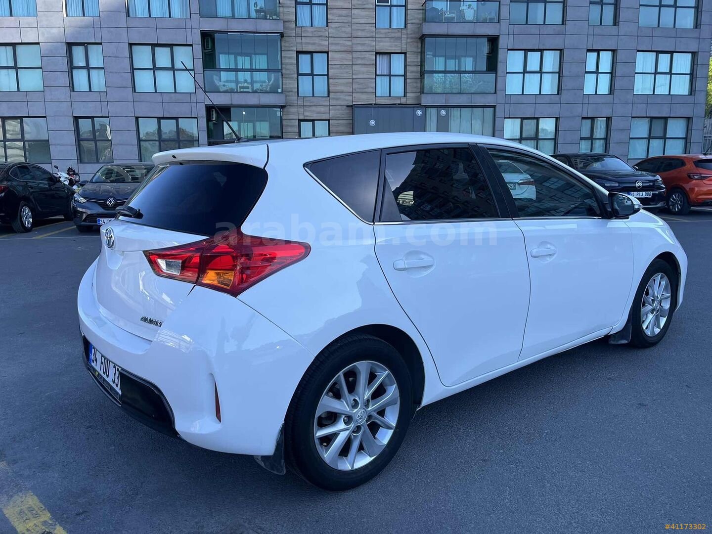 Galeriden Toyota Auris 1.4 D-4D Advance Skypack 2014 Model İstanbul 194.000 km Beyaz 6