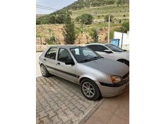Sahibinden Ford Fiesta 1.25 Ghia 2000 Model  285.000 km Gri