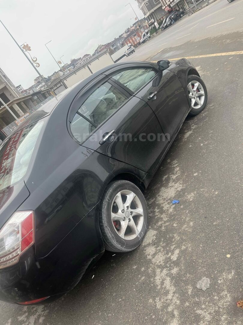 Sahibinden Geely Emgrand 1.5 GSL Premium SR 2011 Model İstanbul 195.000 km Siyah 4