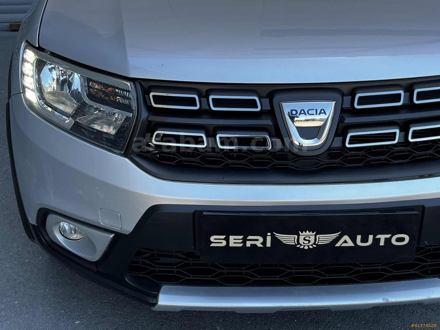 Galeriden Dacia Sandero 1.5 dCi Stepway Style 2018 Model İstanbul 112.000 km Gri 3