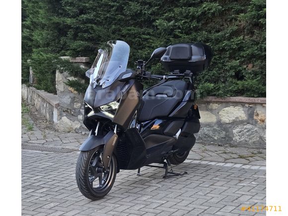 EG OTOMOTİVDEN 2025 X-MAX 250 TECH MAX ŞEHİR PAKETİ+ARKA ÇANTA