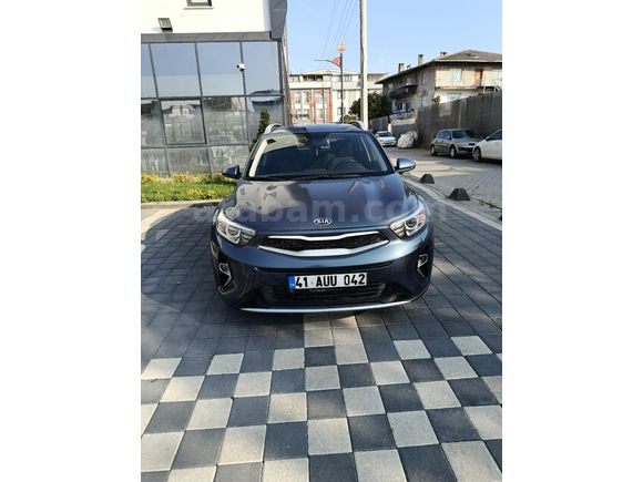Sahibinden Kia Stonic 1.4 MPI Cool 2020 Model  50000 km Mavi