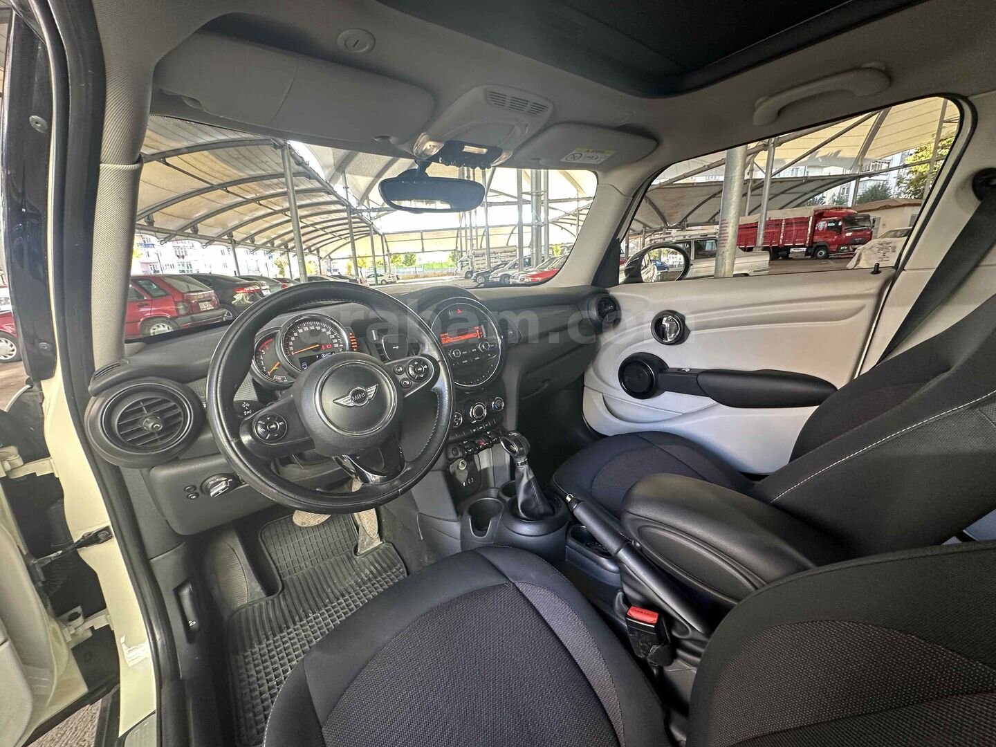 Sahibinden Mini Cooper 1.5 D Pepper 2014 Model 4