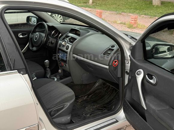 HATASIZ BOYASIZ 2009 MODEL MEGANE 2 6 İLERİ