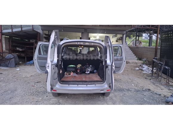 Sahibinden Dacia Logan 1.6 MCV Ambiance 2011 Model