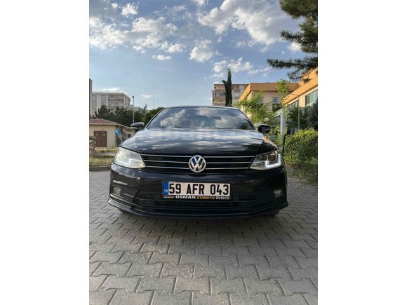 Sahibinden Volkswagen Jetta 1.6 TDi Highline 2014 Model  299000 km Siyah