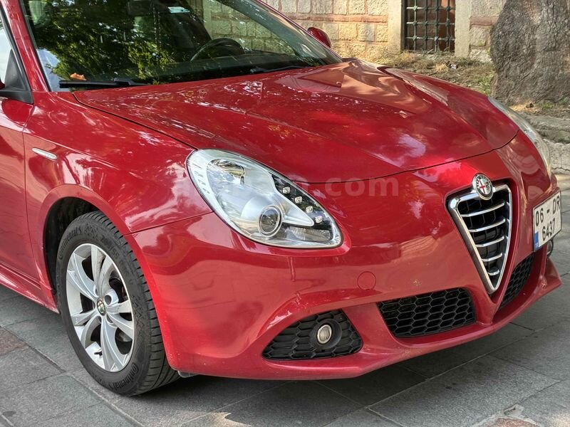 Sahibinden Alfa Romeo Giulietta 1.6 JTD Progression Plus 2012 Model İstanbul 222.000 km Kırmızı