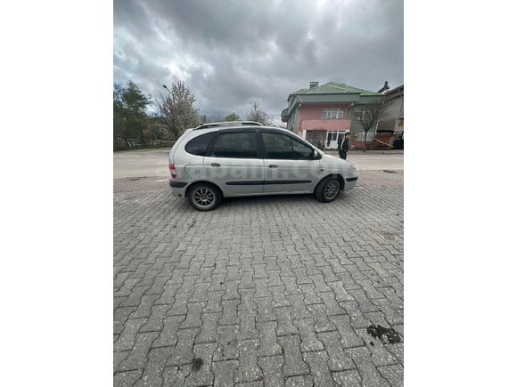 Sahibinden Renault Scenic 1.6 RXT 2001 Model