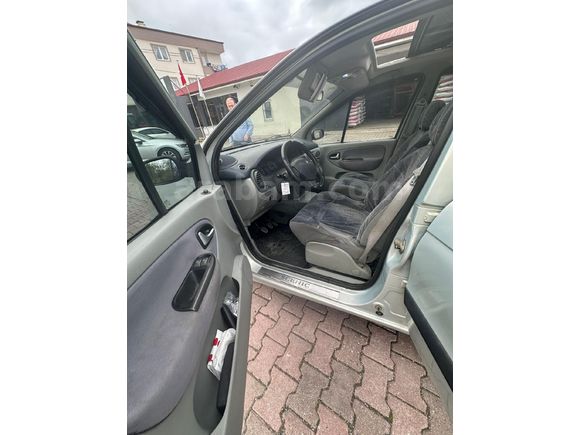 Sahibinden Renault Scenic 1.6 RXT 2001 Model