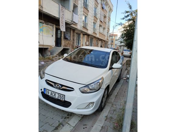 Sahibinden Hyundai Accent Blue 1.6 CRDI Mode Plus 2014 Model 