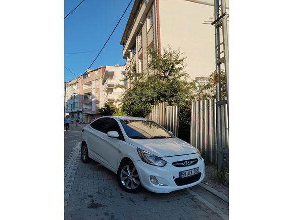 Sahibinden Hyundai Accent Blue 1.6 CRDI Mode Plus 2014 Model 