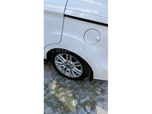 Sahibinden Ford Tourneo Courier 1.6 TDCi Titanium Plus 2014 Model 