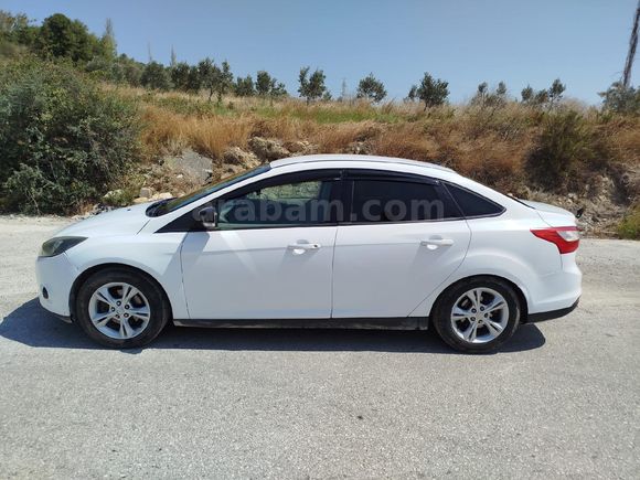 Sahibinden Ford Focus 1.6 TDCi Titanium 2014 Model  270.000 km Beyaz