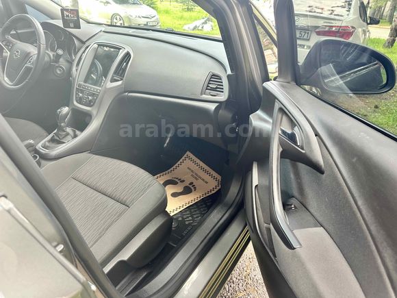 Emniyet Mensubundan Opel Astra 1.4 T Edition Plus 2019 Model 