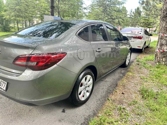 Emniyet Mensubundan Opel Astra 1.4 T Edition Plus 2019 Model 