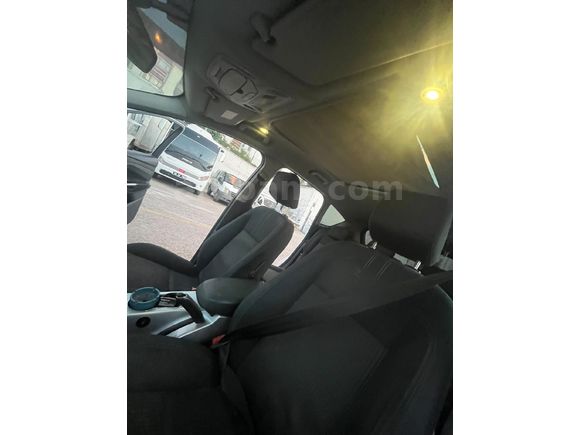 Sahibinden Ford C-Max 1.6 TDCi Titanium 2012 Model  286.000 km Beyaz