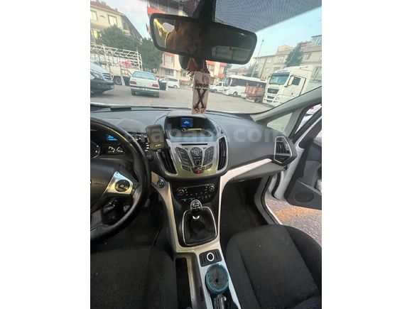 Sahibinden Ford C-Max 1.6 TDCi Titanium 2012 Model  286.000 km Beyaz