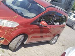 Sahibinden Ford Tourneo Courier 1.6 TDCi Titanium Plus 2014 Model  206.555 km Kırmızı