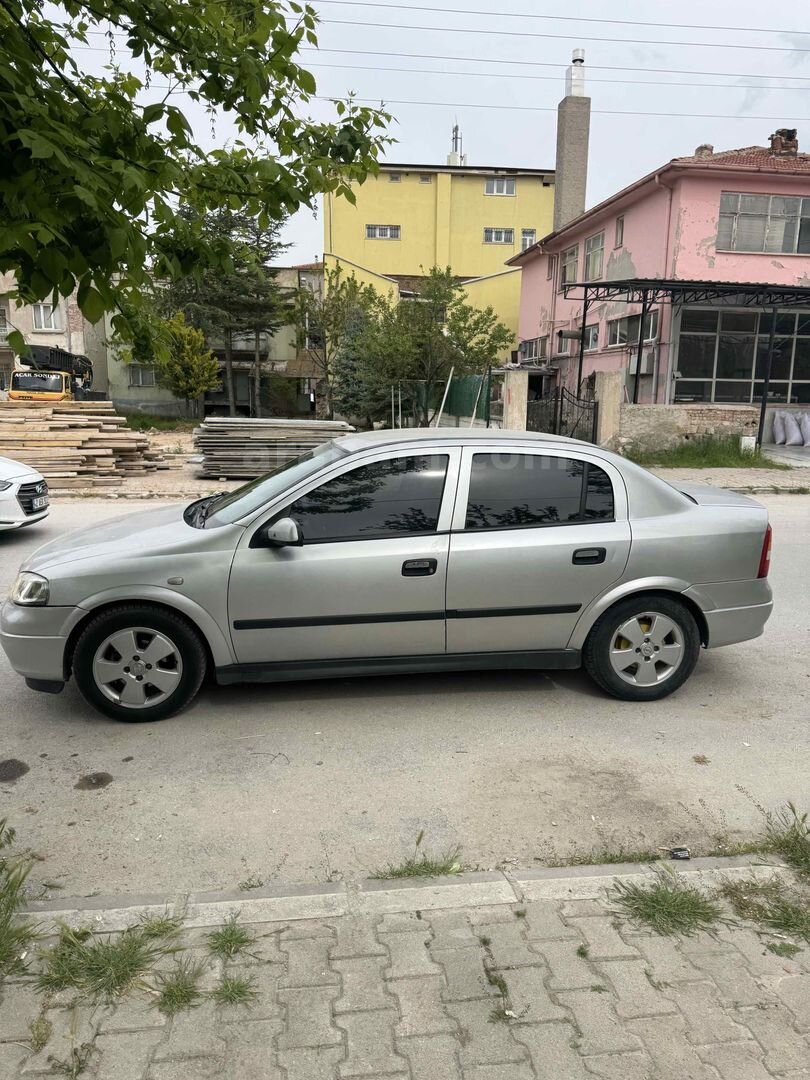 Galeriden Opel Astra 1.6 Comfort 2006 Model Afyonkarahisar 269.000 km Gri 3