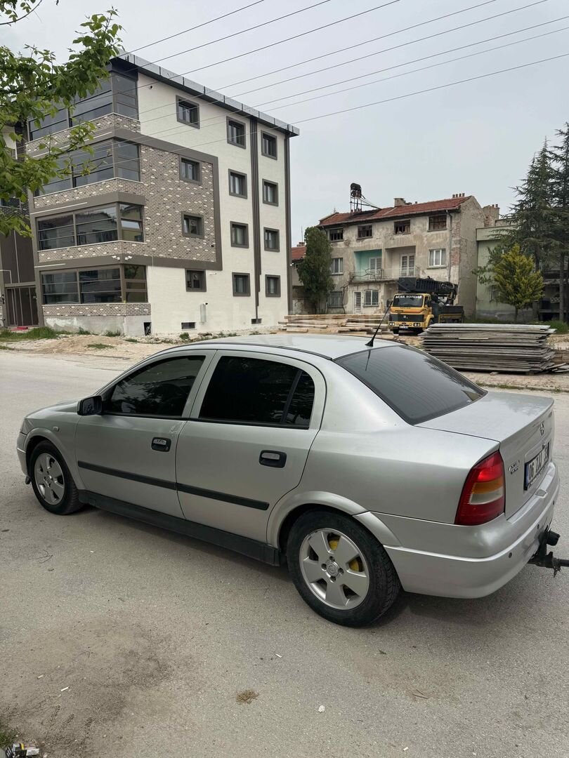 Galeriden Opel Astra 1.6 Comfort 2006 Model Afyonkarahisar 269.000 km Gri 6