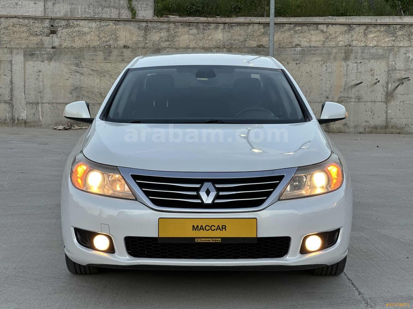 Galeriden Renault Latitude 1.5 dCi Expression 2012 Model Yozgat 219.000 km Beyaz 2
