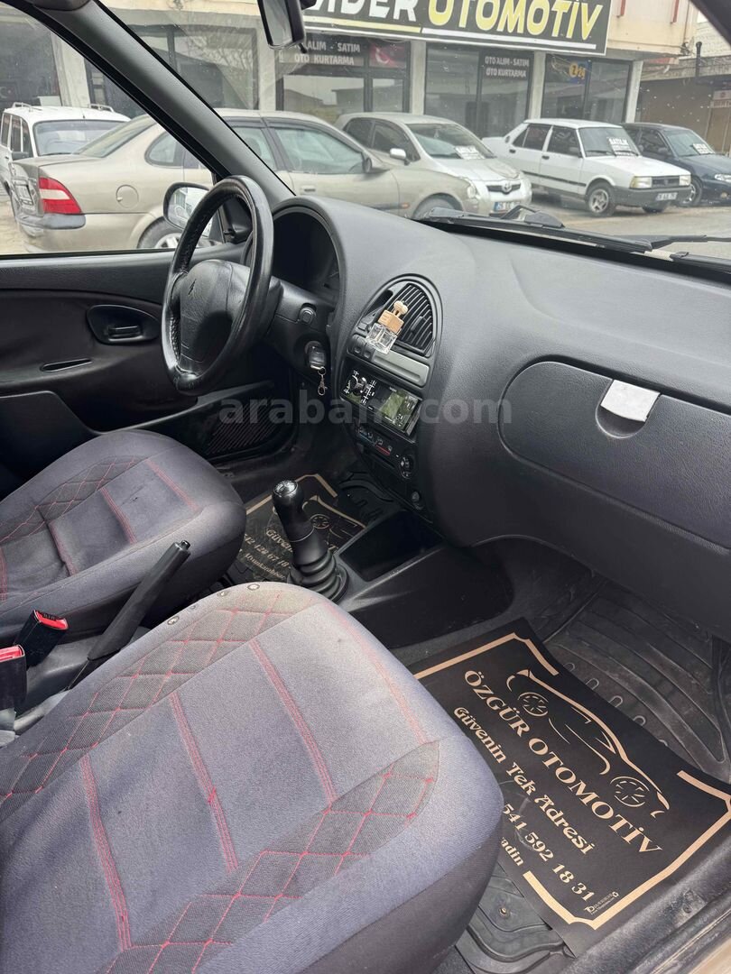 Galeriden Citroen Saxo 1.6 SX 1998 Model Afyonkarahisar 220.000 km Bej 3