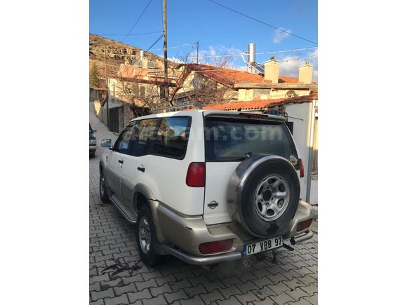 Avcıdan Nissan Terrano
