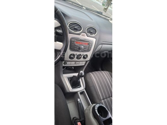 Sahibinden Ford Focus 1.6 Comfort 2010 Model