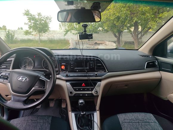  Hyundai Elantra 1.6 D-CVVT Style 2016 Model 