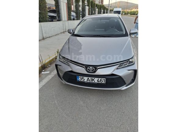 Sahibinden Toyota Corolla 1.6 Vision 2019 Model  56.000 km Gri (titanyum)