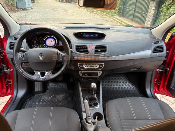 Sahibinden Renault Megane 1.6 Touch Plus 2015 Model  88.000 km Kırmızı